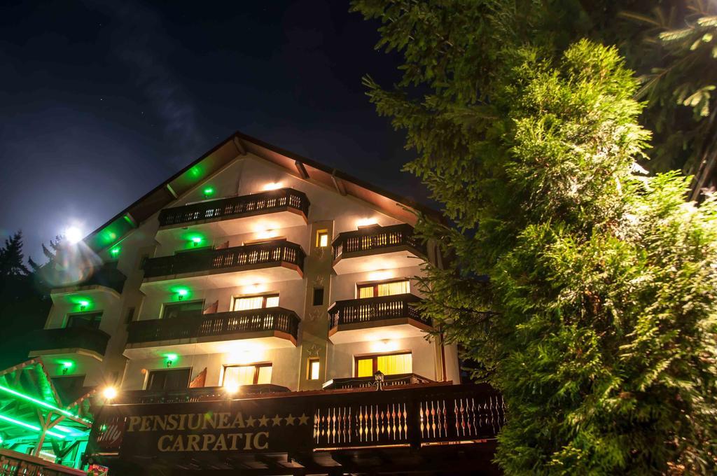 Hotel Carpatic à Predeal Extérieur photo