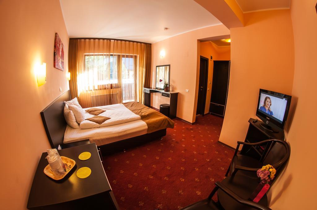 Hotel Carpatic à Predeal Chambre photo