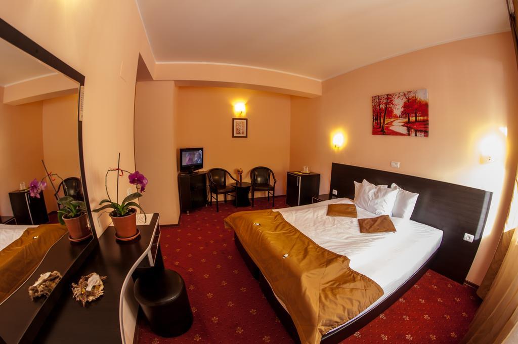 Hotel Carpatic à Predeal Chambre photo