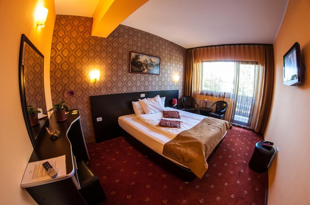 Hotel Carpatic à Predeal Chambre photo