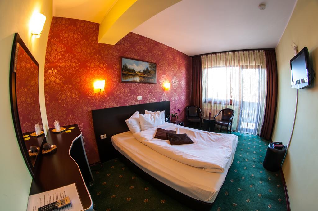 Hotel Carpatic à Predeal Chambre photo