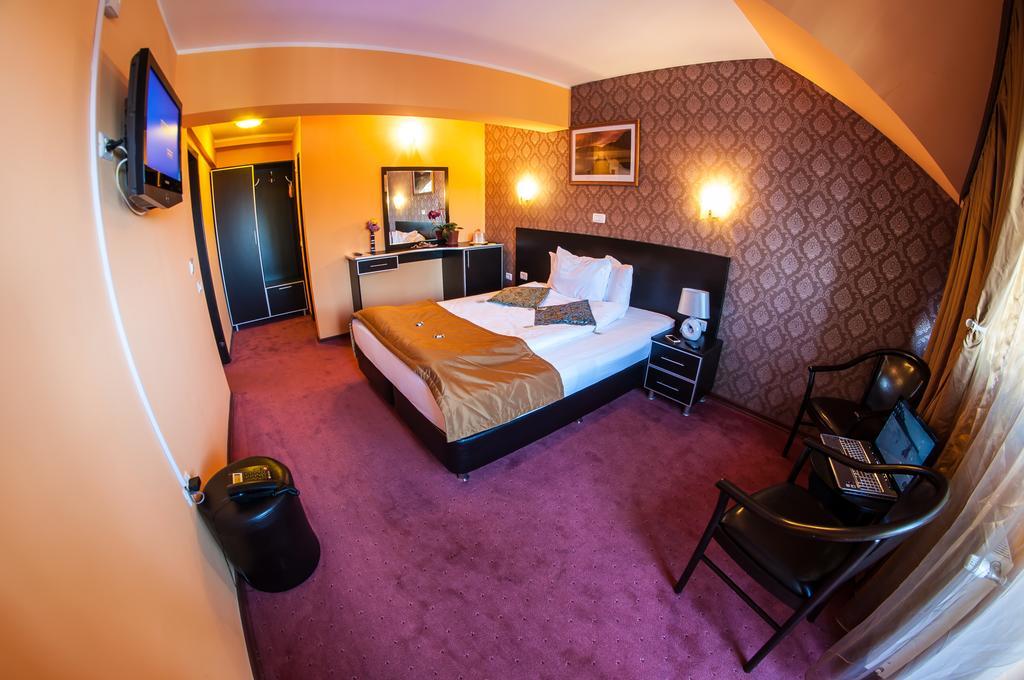Hotel Carpatic à Predeal Chambre photo