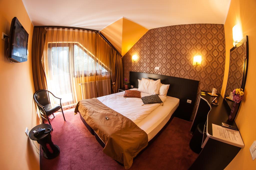 Hotel Carpatic à Predeal Extérieur photo