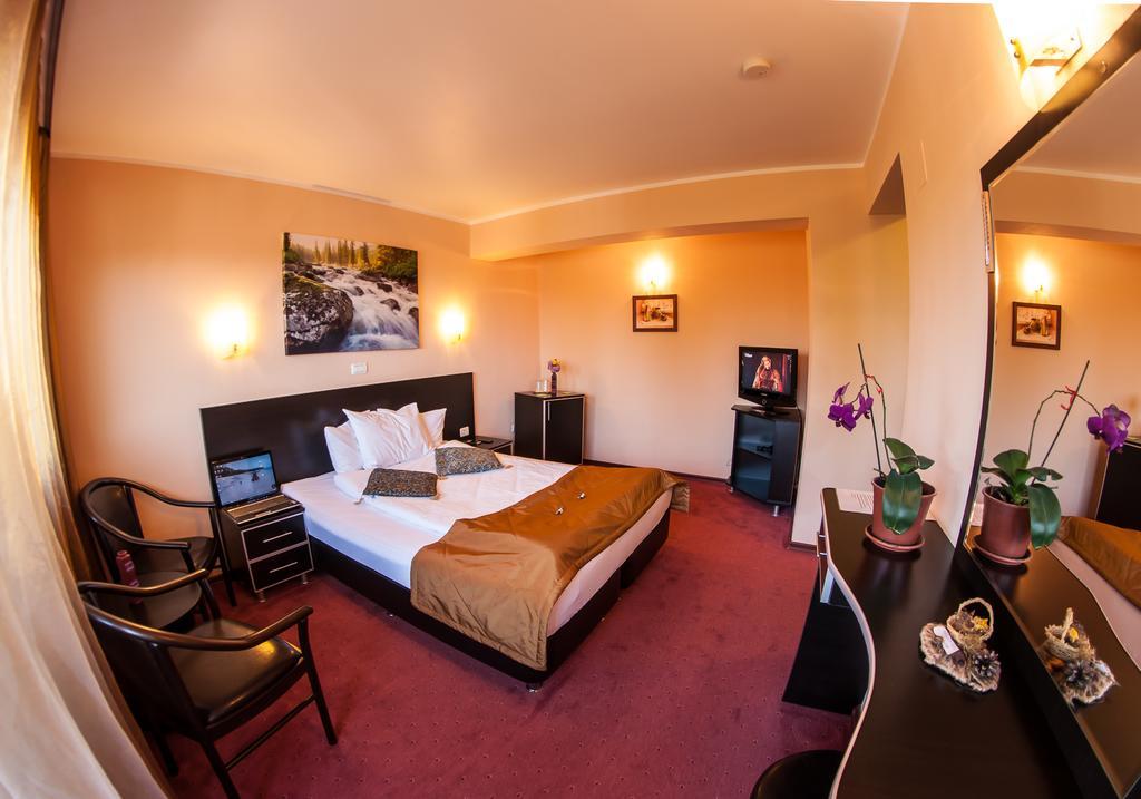 Hotel Carpatic à Predeal Chambre photo
