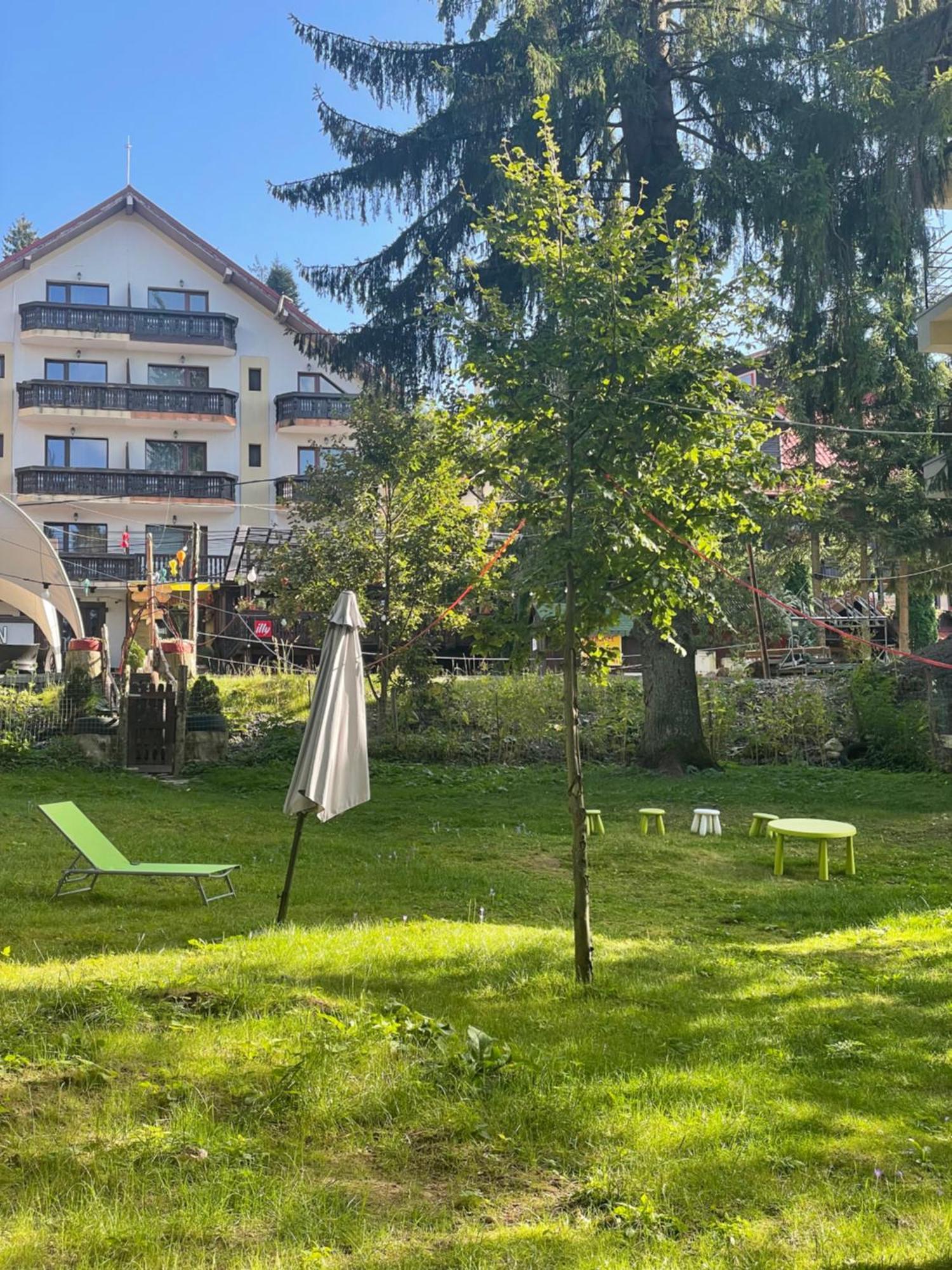 Hotel Carpatic à Predeal Extérieur photo
